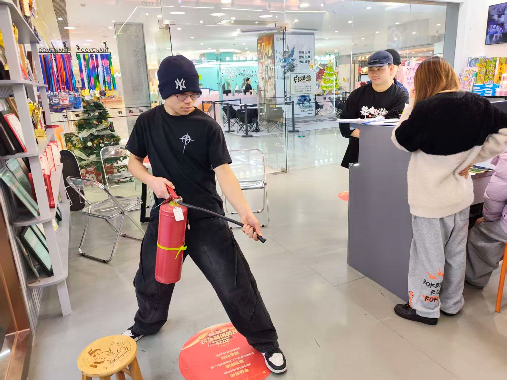 水晶城发展消防技术培训，筑牢安全防护网