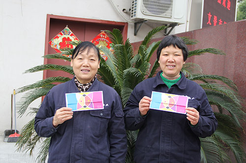 20140313PP电子游戏文创园党支部生日慰问园区“美容师”.jpg